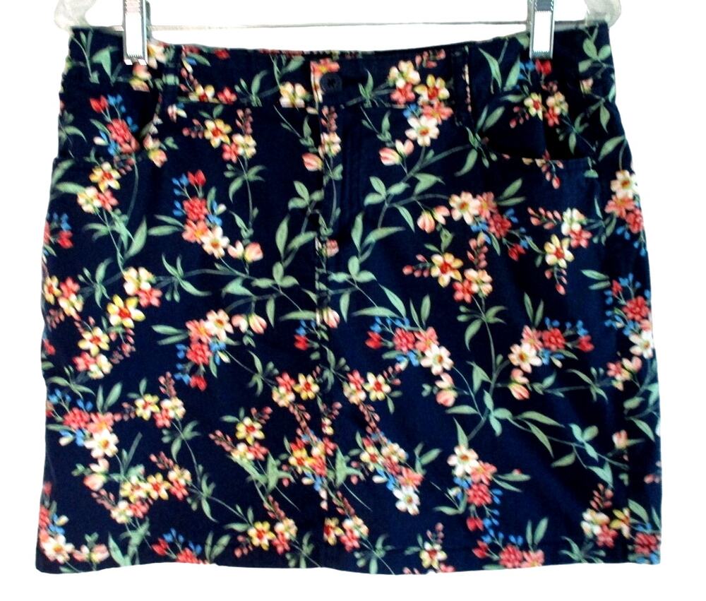 St. John's Bay Women's Blue Floral Print Stretch Zip Front Skort Size 8